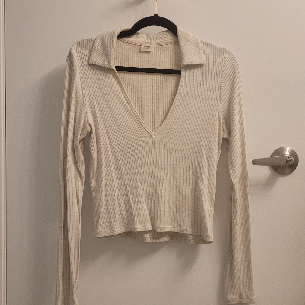 WILFRED cream-coloured cropped longsleeve; size M.